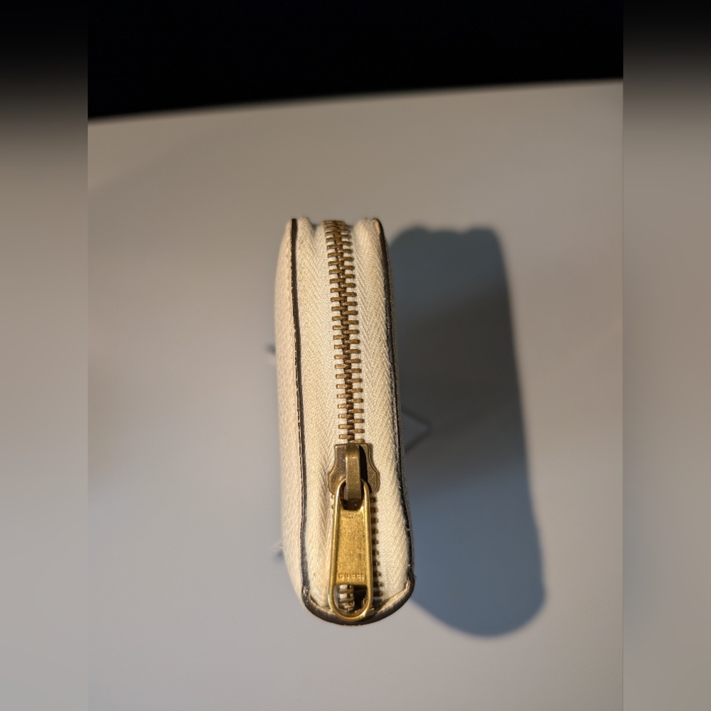 Gucci Cream Vintage Leather Zip Wallet with Interlocking GG - Picture 6 of 11